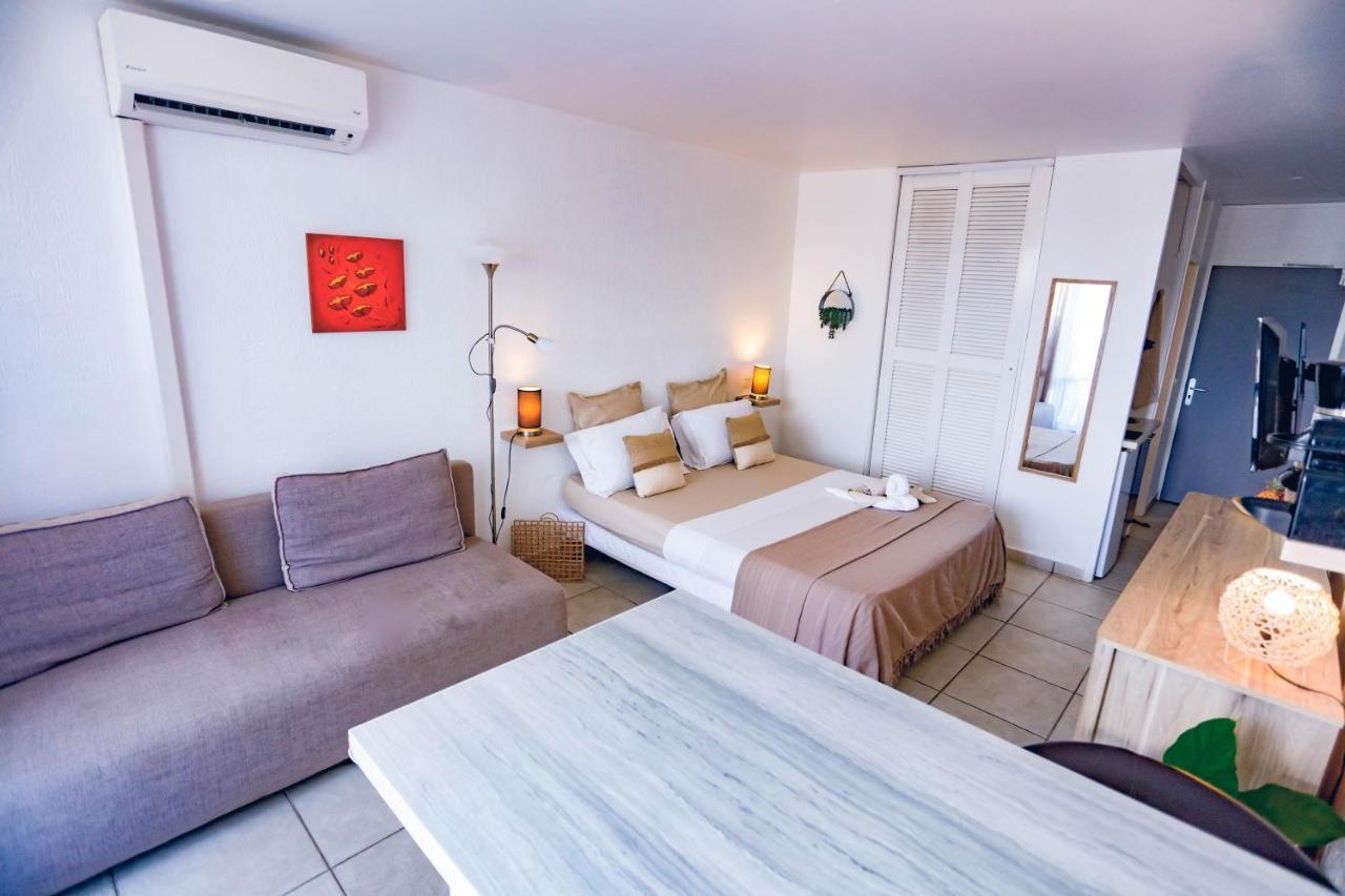 לה גוסייר Studio Chic Avec Son Acces Plage Et Sans Coupure D'Eau מראה חיצוני תמונה